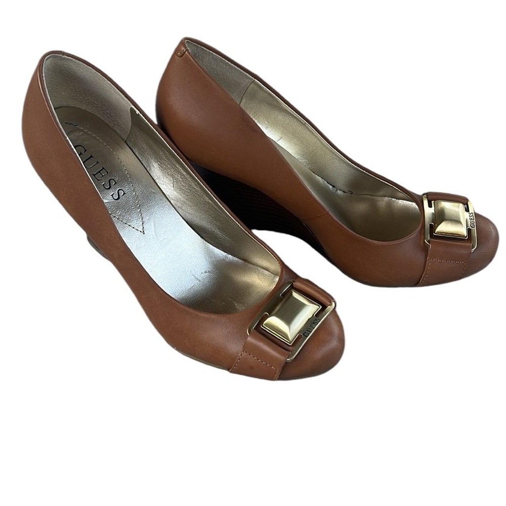 Guess Seemly Wedge Closed Toe Shoes Carmel Brown Women’s Size 6